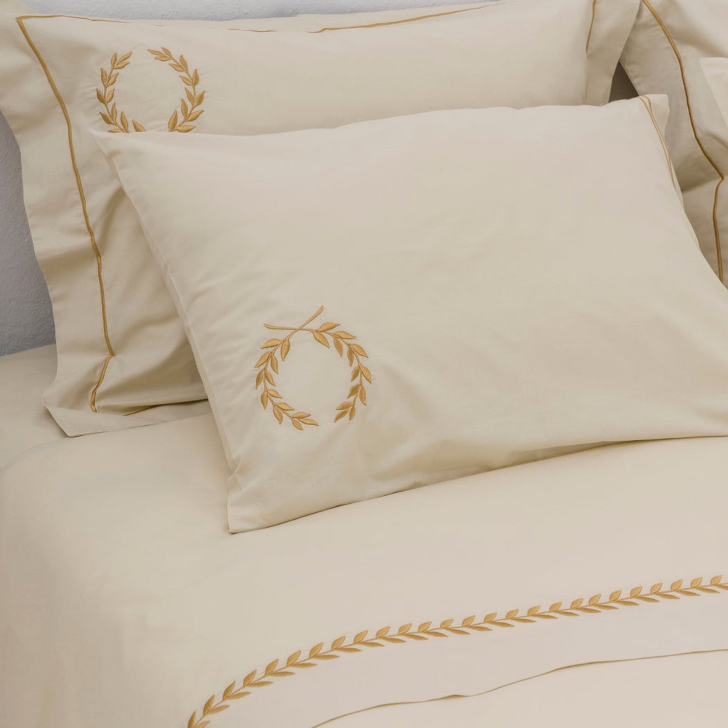 Golden Petals Bedding Set