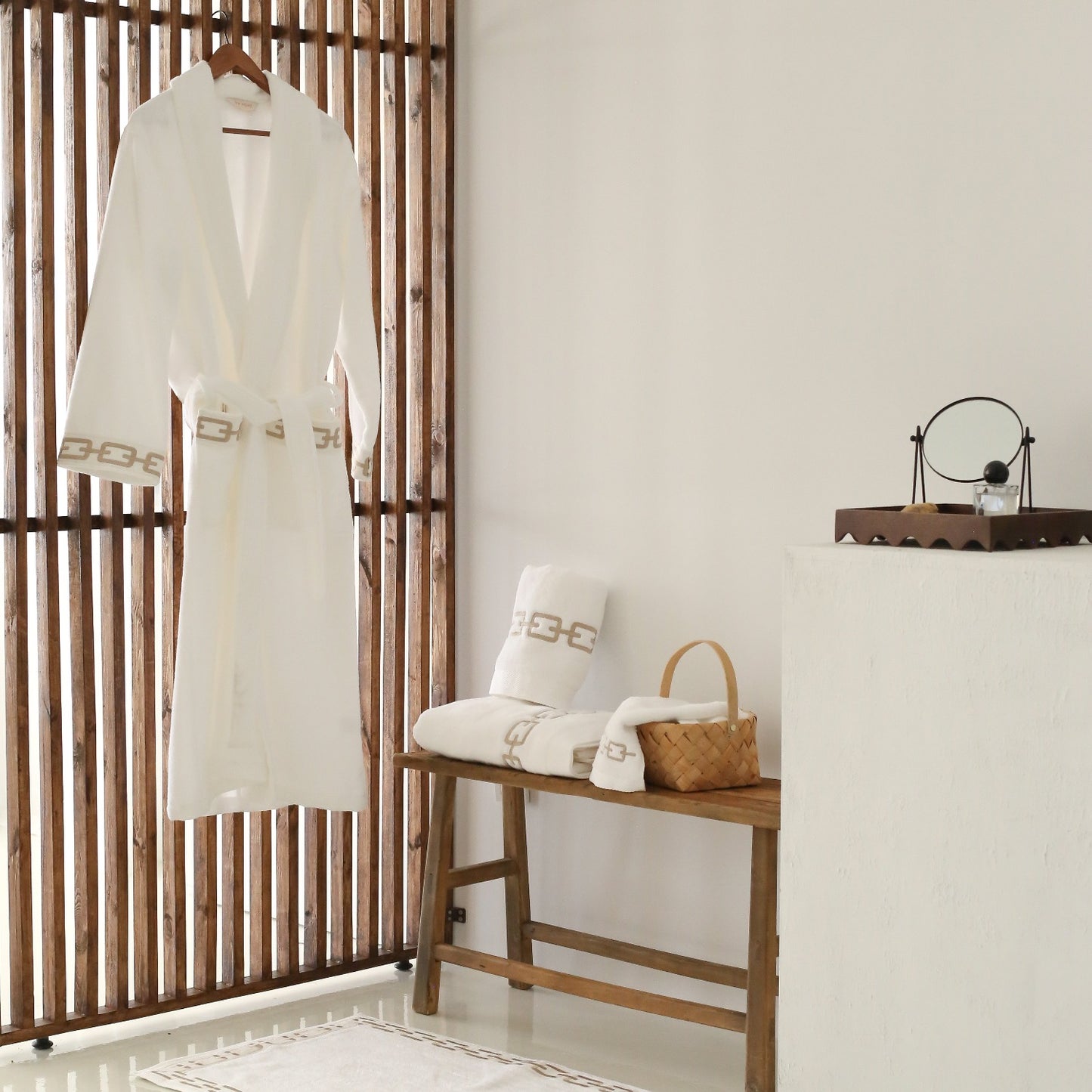 Chain Embroidery Bathrobe