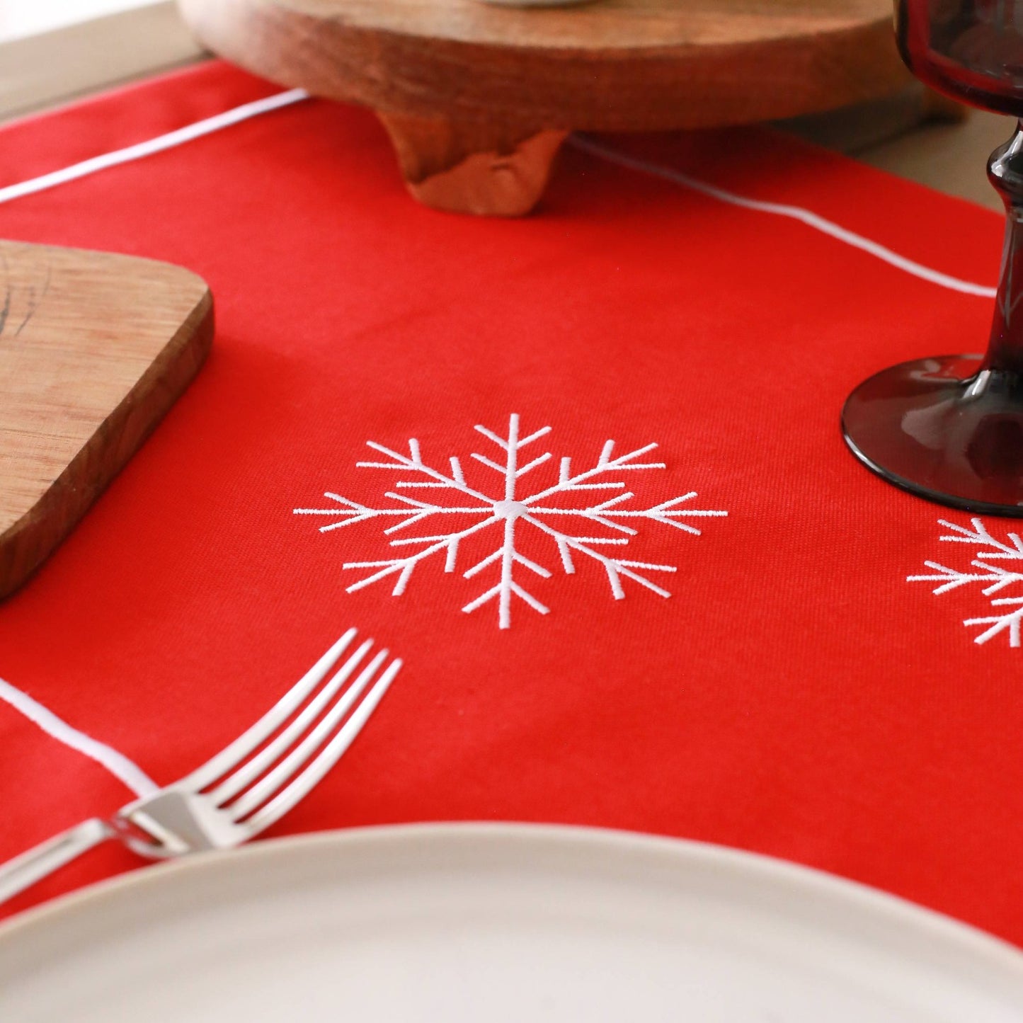 Snowflake Embroidery Cotton Runner