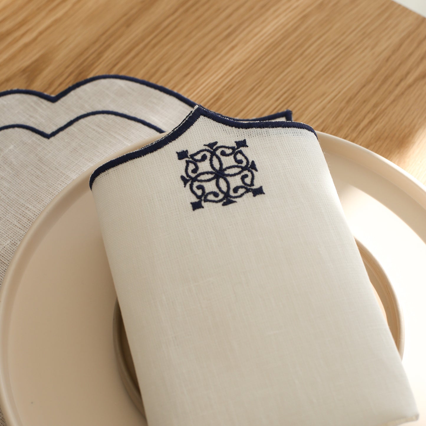 Navy Figura Linen Napkin (Set of 2)