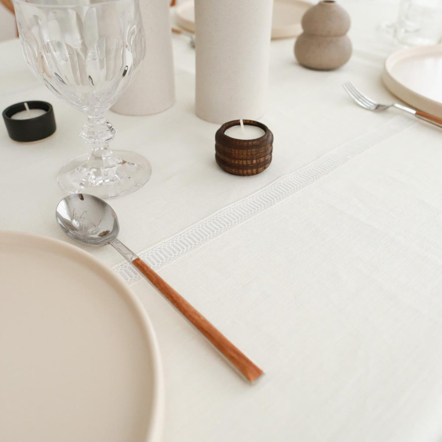 Laria Linen Tablecloth