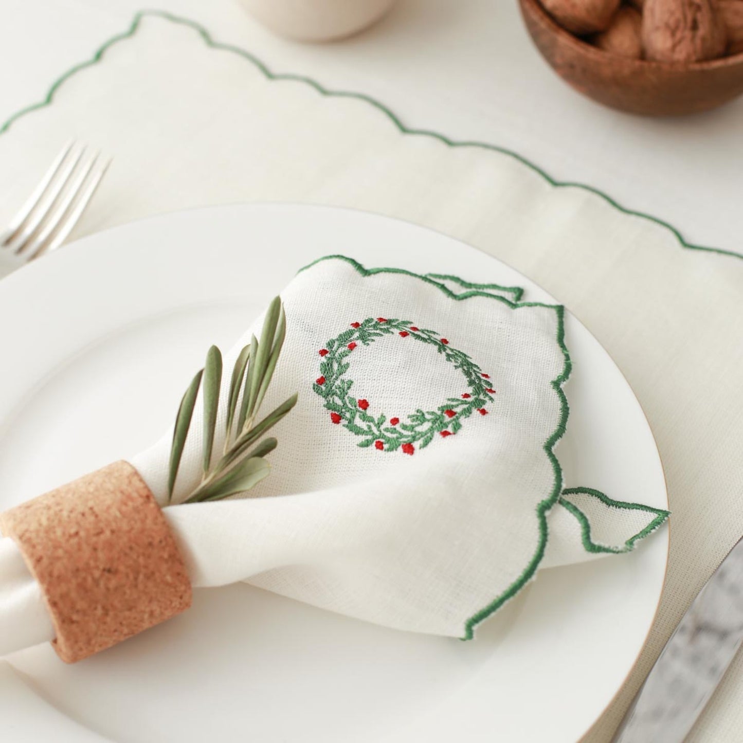 Wreath Embroidery Linen Napkins (Set of 2)